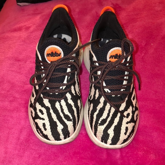 Snibbs Orbit Snow Leopard Sneakers - Picture 1 of 7